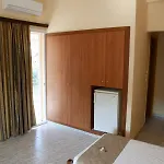 Loula And Hotell Kamena Vourla