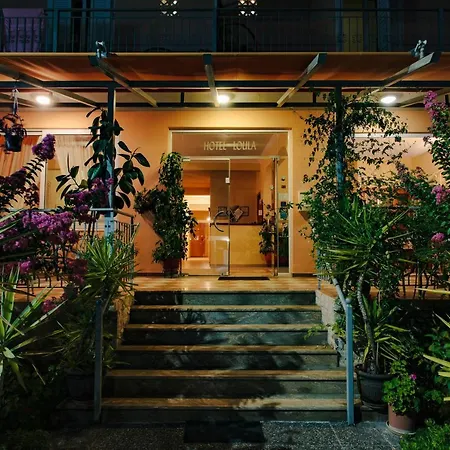 Szálloda Loula And 2*