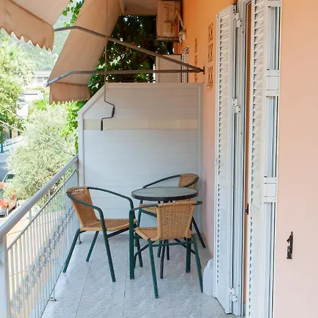 Loula And Otel 2*