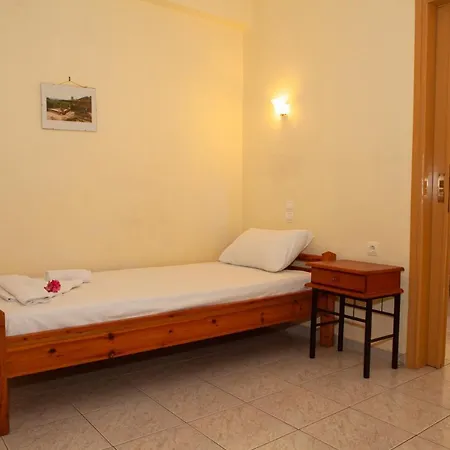 Loula And Szálloda 2*