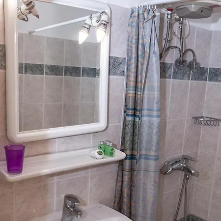 Loula And Kaména Vúrla