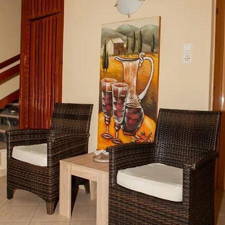 Szálloda Loula And Kaména Vúrla