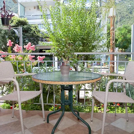 Szálloda Loula And Kaména Vúrla