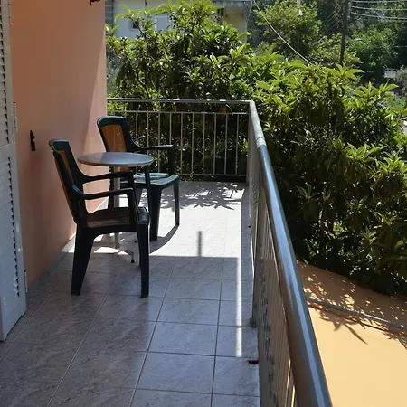 Loula And Otel Kamena Vourla